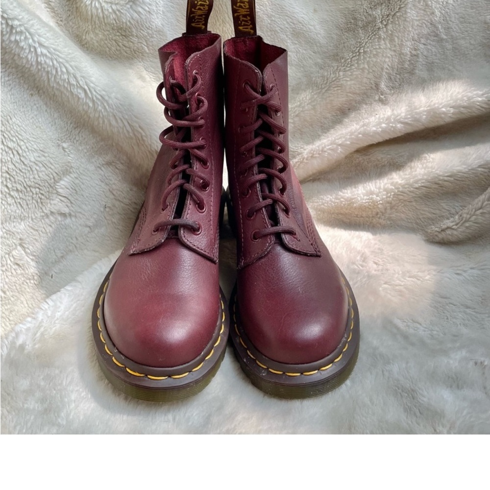 NIB Doc Marten Virginia Leather Pascal Boots Cherry Red